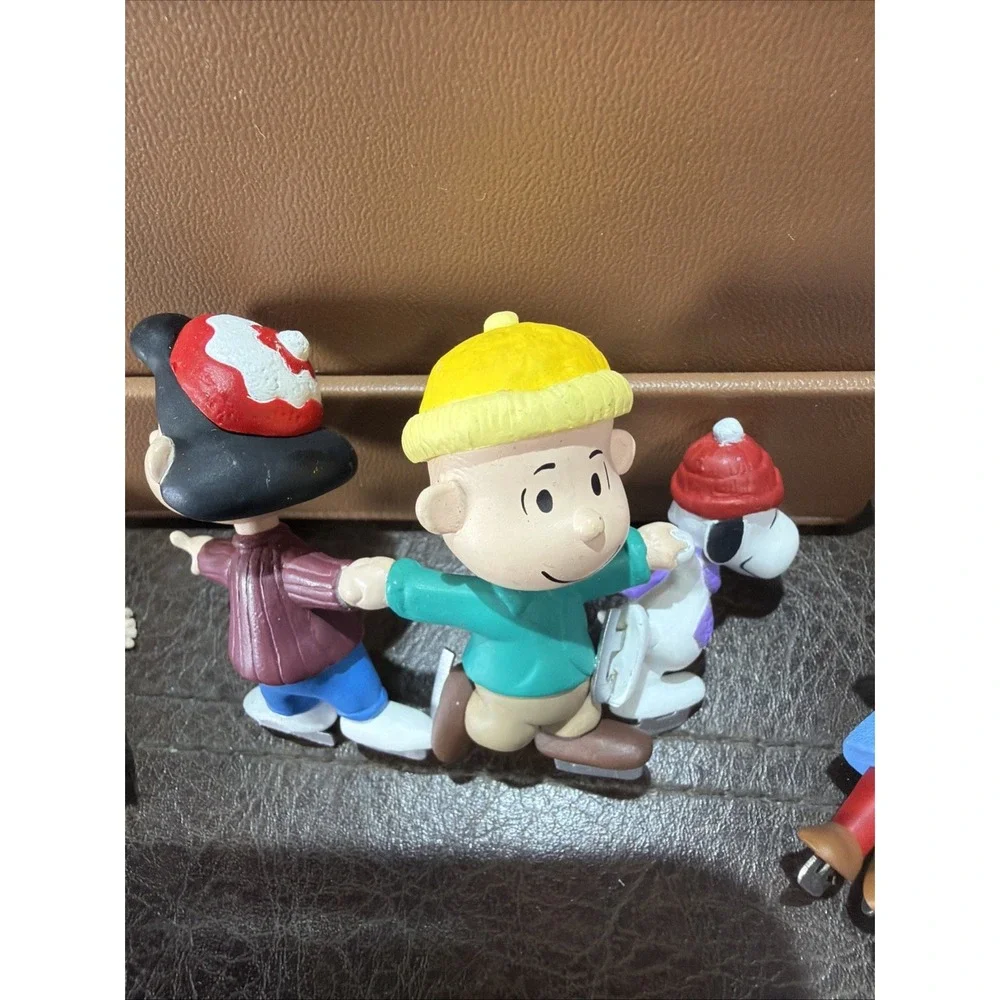 1998 Hallmark Keepsake Peanuts Follow the Leader Ice Skating 4 Ornaments Vintage